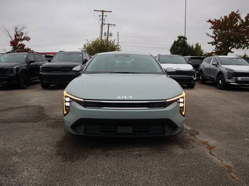 New 2025 Kia K4 LXS image 2
