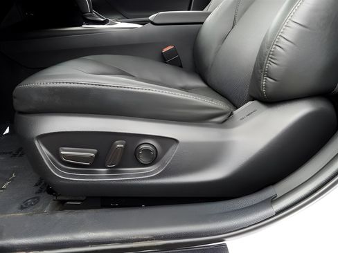 Used 2024 Toyota Camry XLE image 14