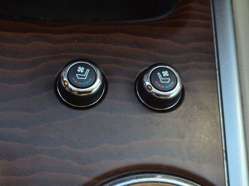 Used 2017 Nissan Pathfinder Platinum image 35