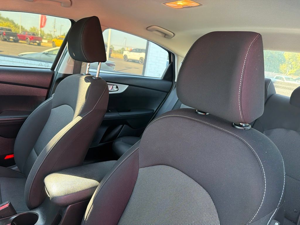 Used 2024 Kia Forte LXS FWD image 5