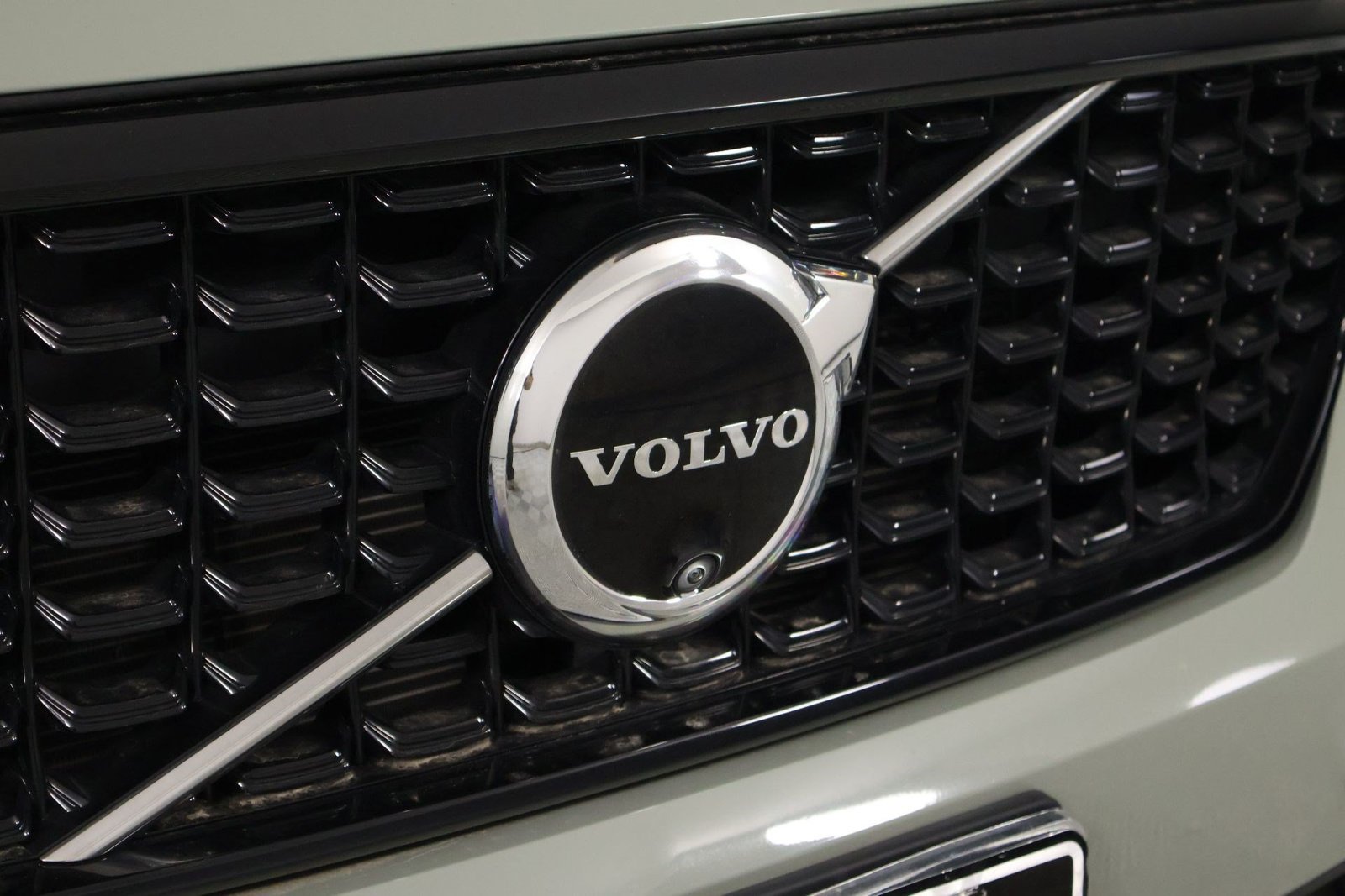 Used 2024 Volvo XC40 B5 Plus w/ Protection Package Premier AWD/4WD image 27