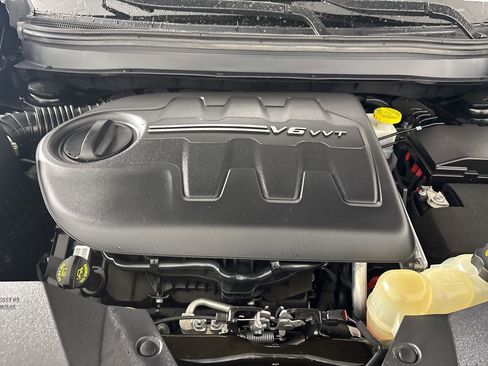 Used 2022 Jeep Cherokee Limited image 31