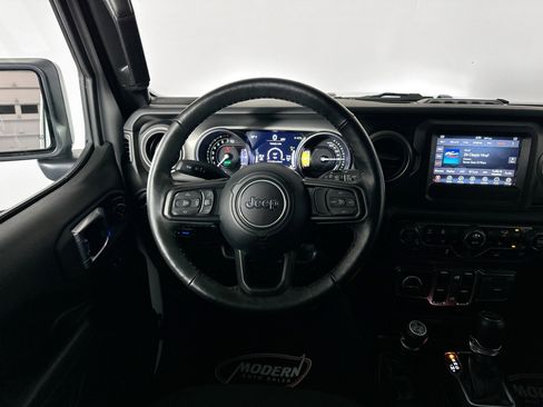 Used 2023 Jeep Wrangler Unlimited w/ Cold Weather Group image 19
