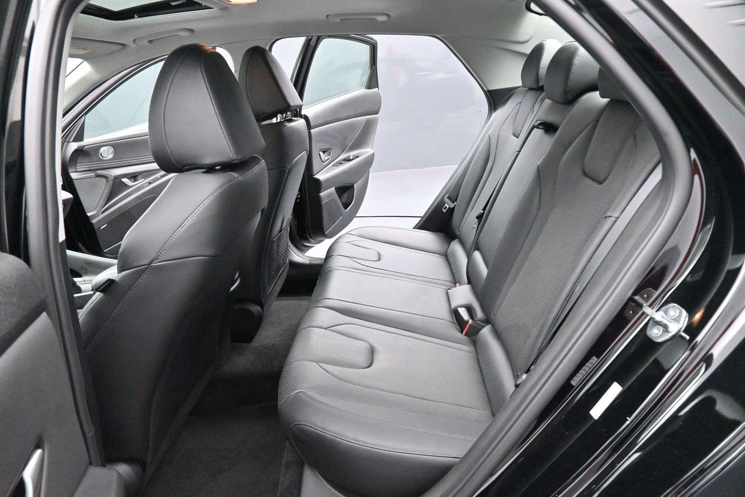 Used 2021 Hyundai Elantra Limited w/ Cargo Package FWD image 29