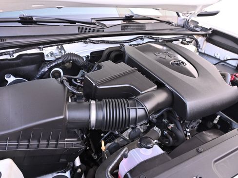 Used 2021 Toyota Tacoma TRD Off-Road w/ Technology Package image 41