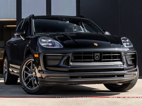 Certified 2024 Porsche Macan AWD/4WD image 6