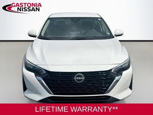 Used 2024 Nissan Sentra SV FWD image 2