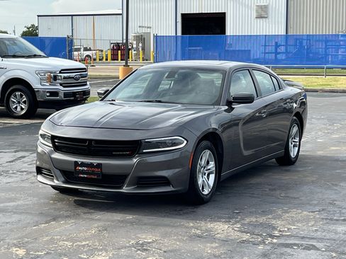 Used 2022 Dodge Charger SXT w/ Leather Interior Group RWD image 3