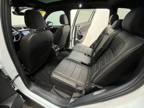 Used 2023 Volkswagen Tiguan SEL R-Line image 18