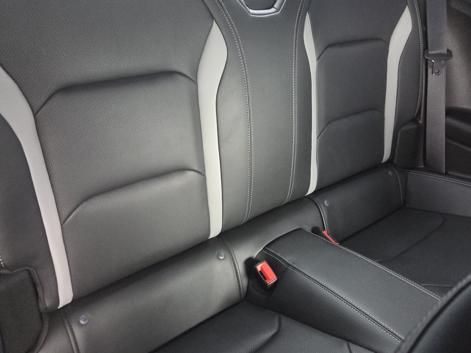 Used 2021 Chevrolet Camaro SS RWD image 11