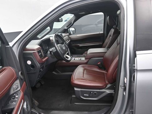 Used 2023 Ford Expedition Limited image 14