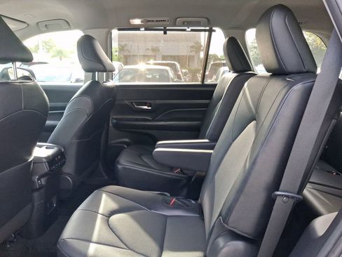 Used 2024 Toyota Grand Highlander FWD image 8