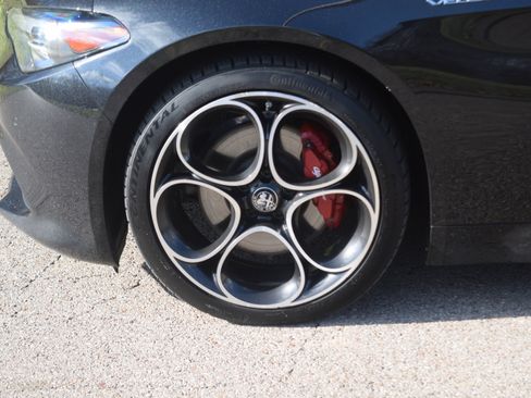 Used 2022 Alfa Romeo Giulia Veloce image 30