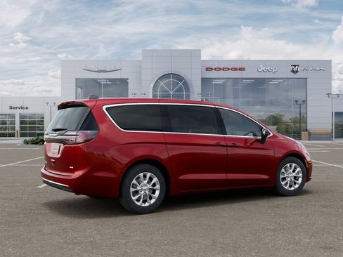 New 2026 Chrysler Pacifica Select AWD/4WD image 4