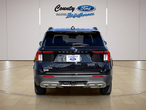 New 2026 Ford Explorer Active w/ Active Comfort Package image 11