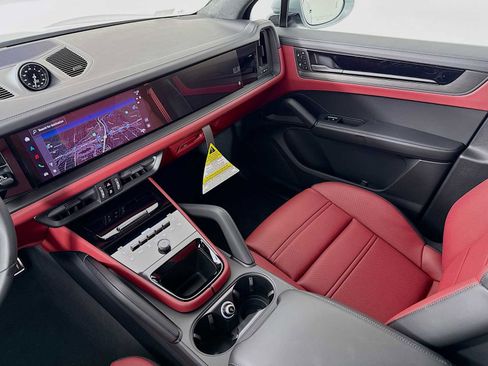 New 2026 Porsche Cayenne GTS image 26