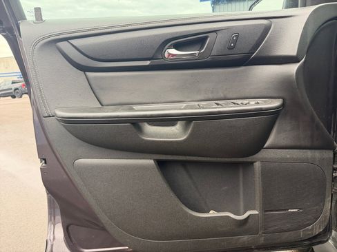 Used 2015 Chevrolet Traverse LT FWD image 16