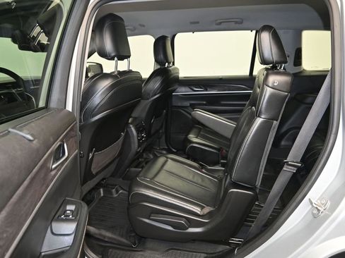 Used 2023 Jeep Grand Cherokee L Limited w/ Luxury Tech Group II image 21