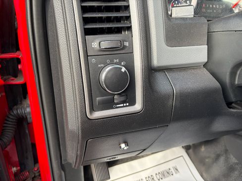 Used 2017 RAM 5500 Tradesman w/ Power & Remote Entry Group image 24