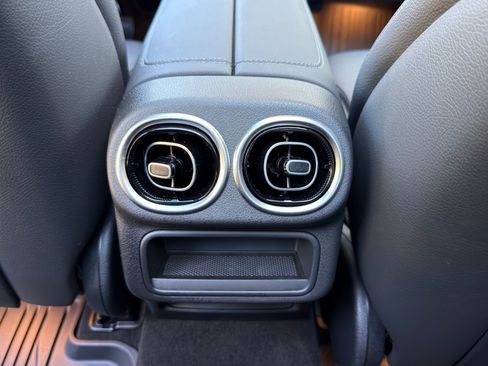 Used 2026 Mercedes-Benz GLC 300 image 16