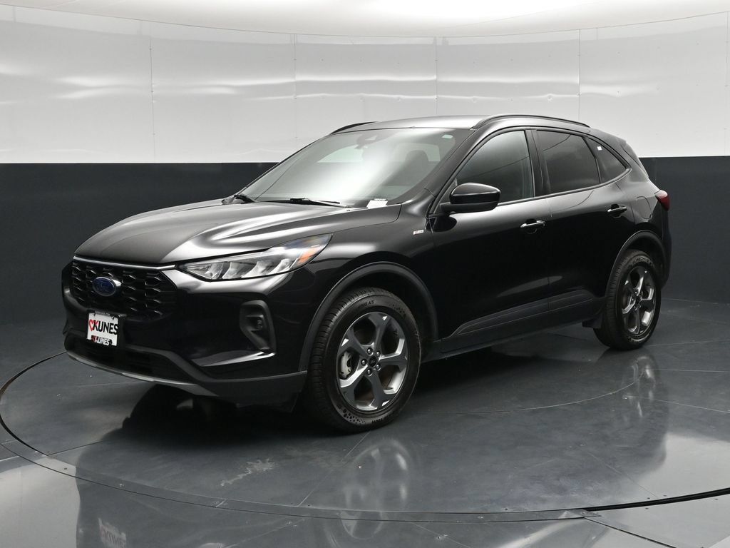 Used 2025 Ford Escape ST-Line Select AWD/4WD image 5