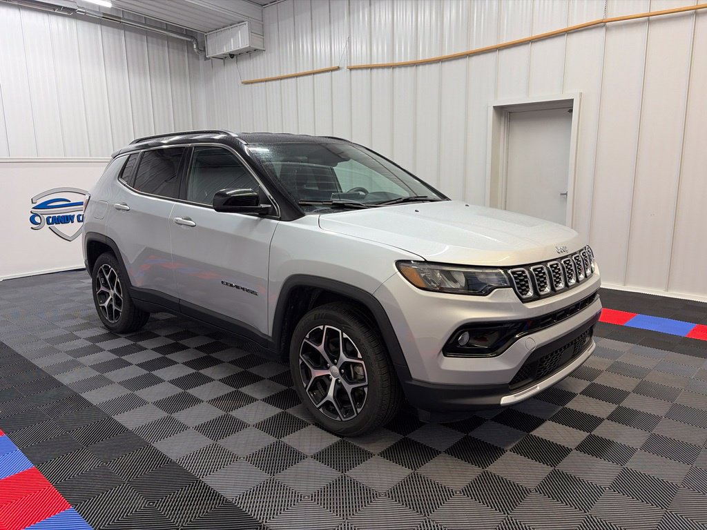 Used 2024 Jeep Compass Limited AWD/4WD image 3