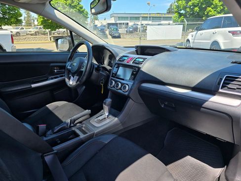 Used 2016 Subaru Crosstrek 2.0i Premium w/ Moonroof Package AWD/4WD image 10