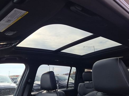 New 2025 Jeep Grand Cherokee L Limited w/ Luxury Tech Group II image 27