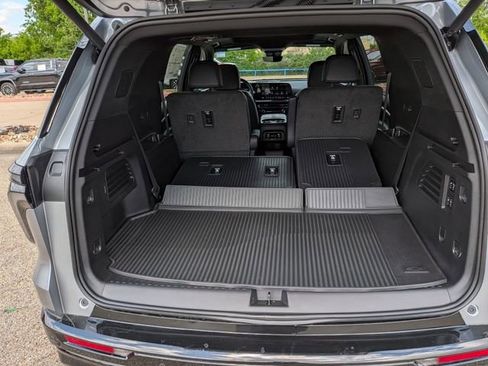 New 2026 Chevrolet Traverse RS w/ LPO, Floor Liner Package image 51