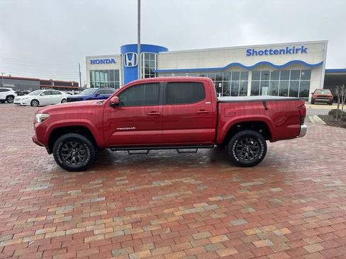 Used 2023 Toyota Tacoma SR5 RWD image 33