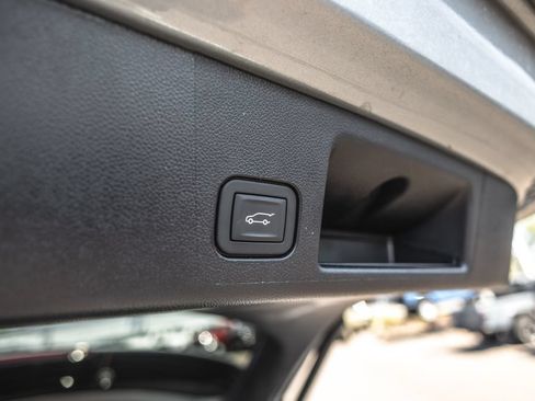 Used 2025 Chevrolet Equinox EV RS FWD image 32