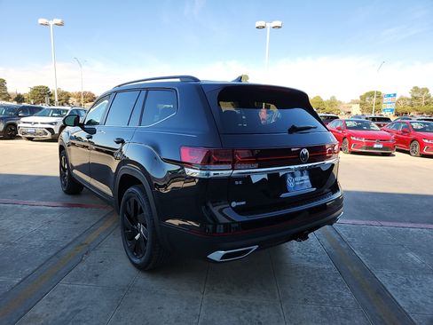 New 2026 Volkswagen Atlas SE image 5