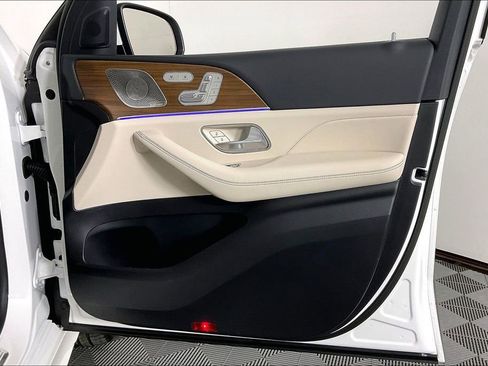 Used 2026 Mercedes-Benz GLS 450 4MATIC image 16