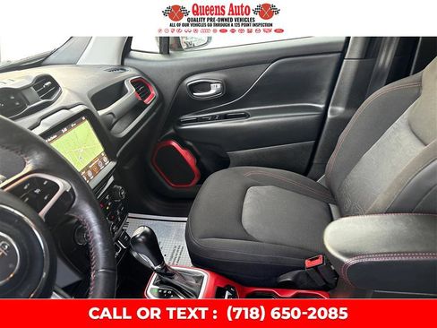 Used 2021 Jeep Renegade Trailhawk image 24