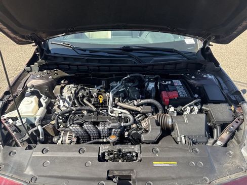 Used 2024 Nissan Altima 2.5 SV FWD image 17