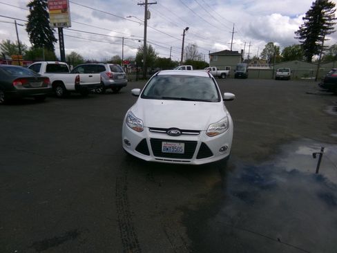Used 2012 Ford Focus SEL image 2