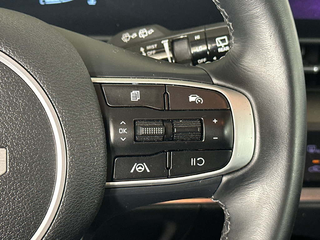 Used 2024 Kia Sportage EX FWD image 25
