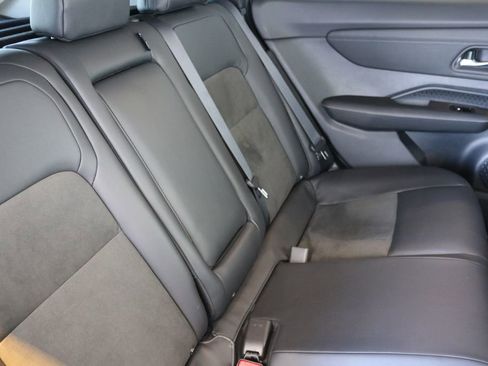 Used 2023 Nissan Ariya AWD image 33