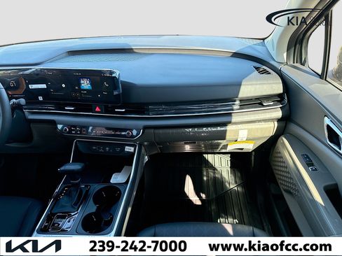 New 2026 Kia Carnival EX image 18