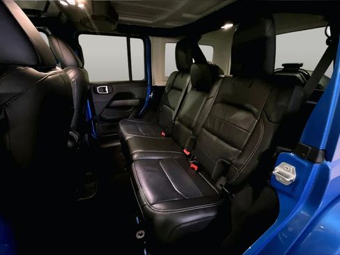 Used 2021 Jeep Wrangler Unlimited Sahara AWD/4WD image 19
