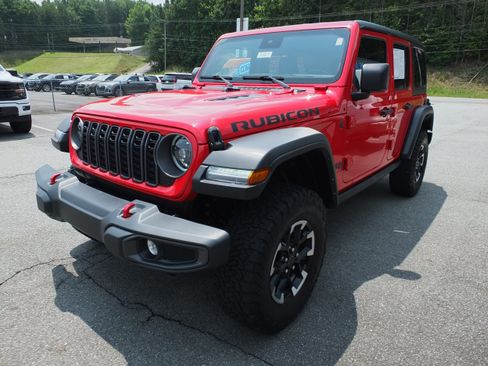 Used 2025 Jeep Wrangler Unlimited Rubicon AWD/4WD image 7