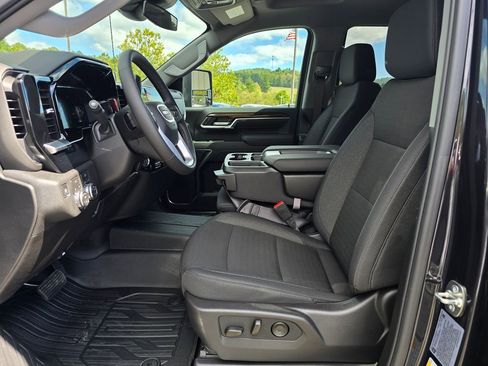 New 2026 GMC Sierra 2500 SLE w/ SLE Value Package; image 6