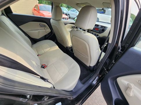 Used 2013 Kia Rio LX image 18
