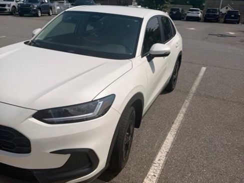 Used 2025 Honda HR-V LX image 3
