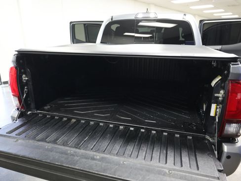 Used 2019 Toyota Tacoma TRD Off-Road w/ Technology Package image 44