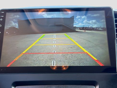 Used 2018 Jeep Cherokee Latitude Plus FWD image 30