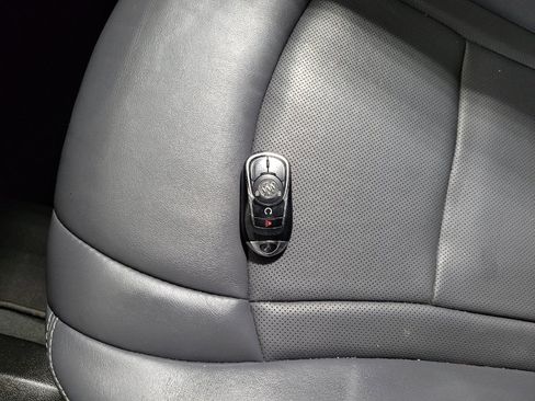 Used 2018 Buick Enclave Essence AWD/4WD image 32