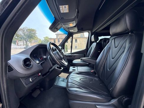 Used 2022 Mercedes-Benz Sprinter 3500 image 16