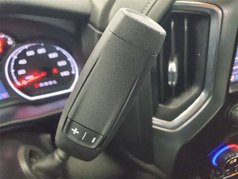 Used 2020 Chevrolet Silverado 1500 LT Trail Boss w/ Midnight Edition image 19