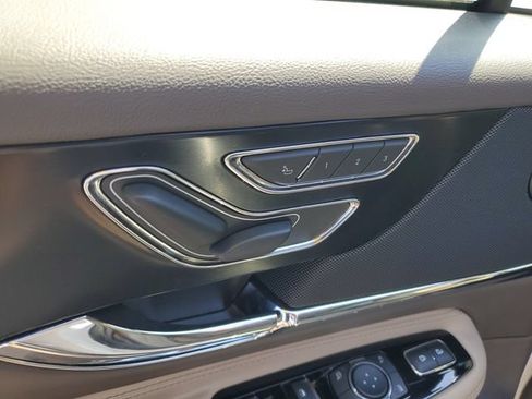Used 2020 Lincoln Corsair Reserve w/ Appearance Package FWD image 8